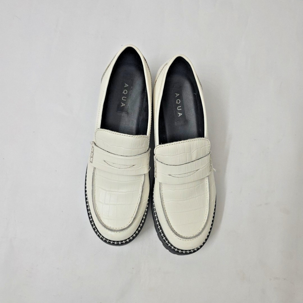 Aqua Bela Women's Size 9 White Embossed Lug Sole Loafers Slip On Shoes - Picture 4 of 8
